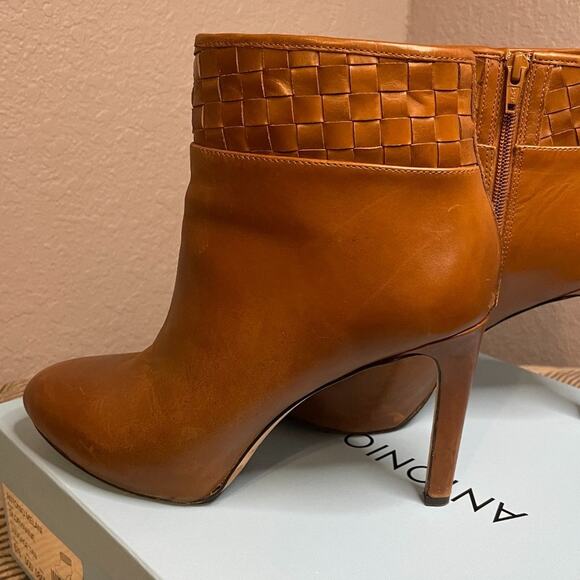 Antonio Melani Gloryanne Booties in Luggage Tan Sz 8.5 GUC - Picture 4 of 8